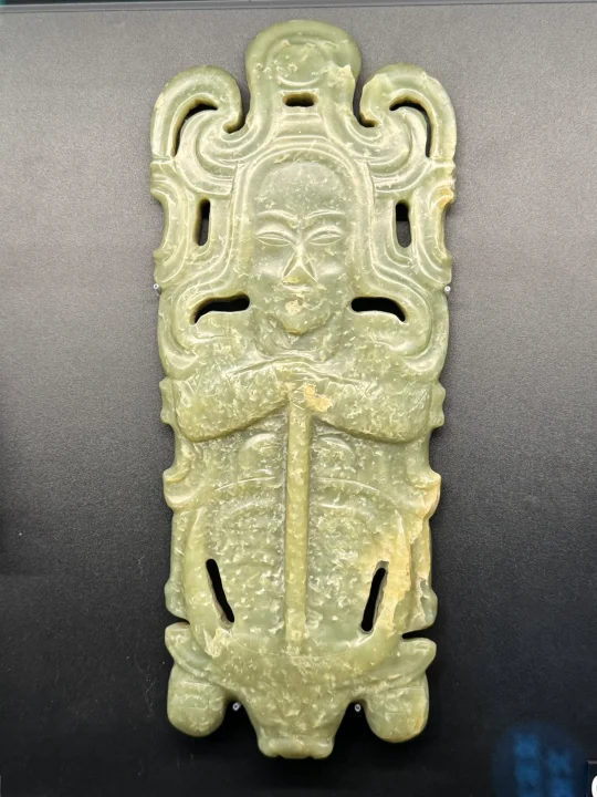 红山文化已经有类似门神的神像了