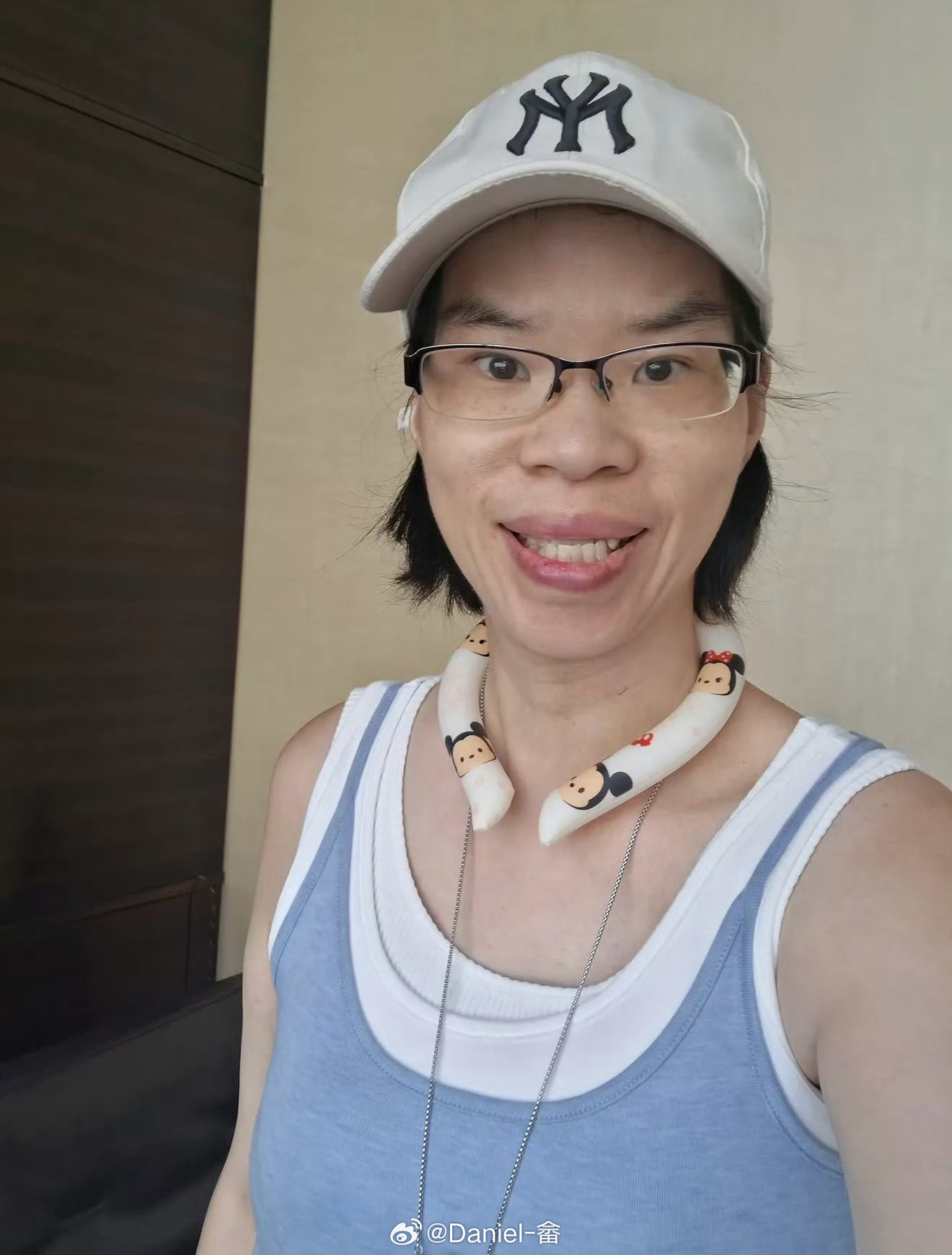 港灿基本都长这样 ​​​