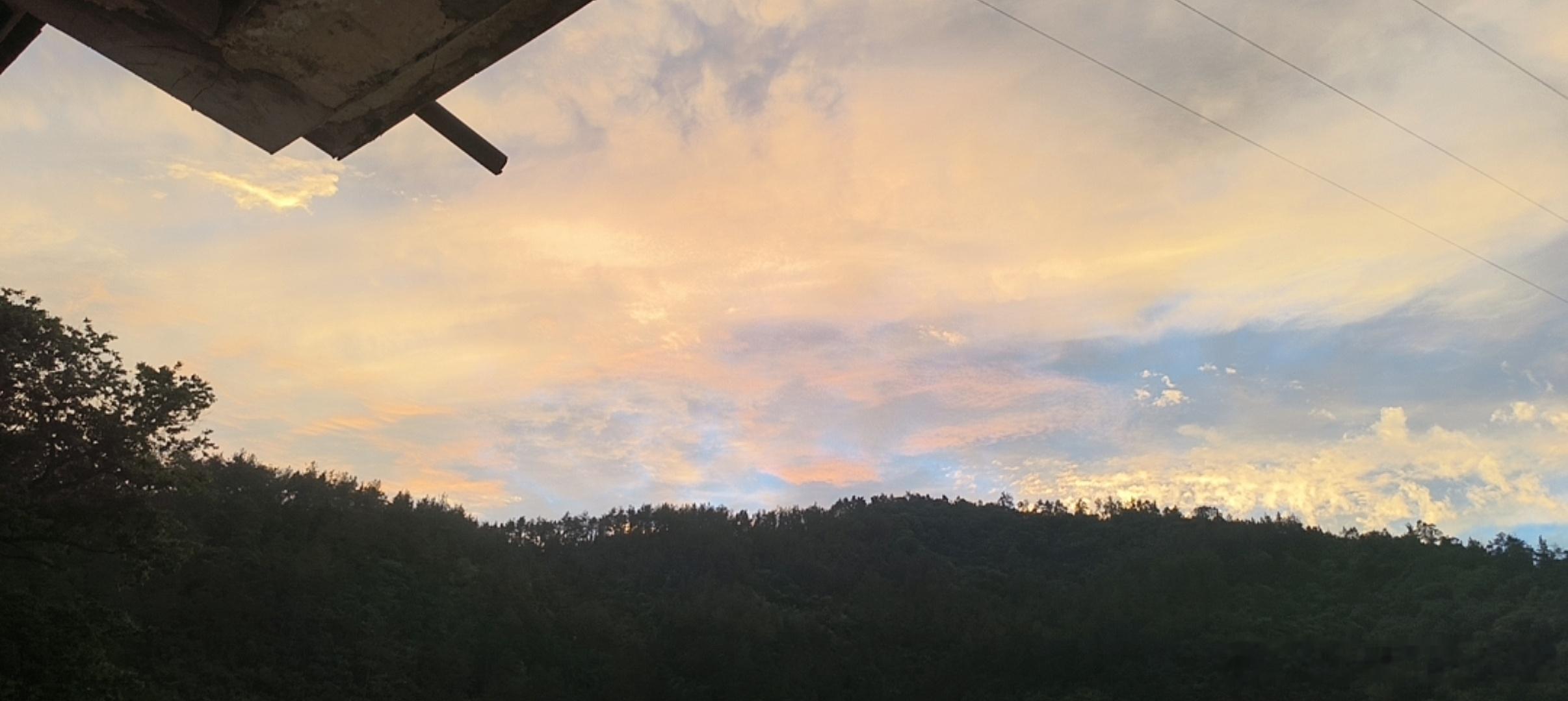 艺起爱信箱 放暑假啦，回家路上拍的，是不是很好看