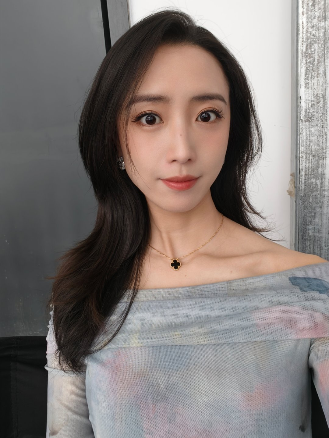 现在这早上是真的肿啊，肿出了点婴儿肥的意思 ​​​