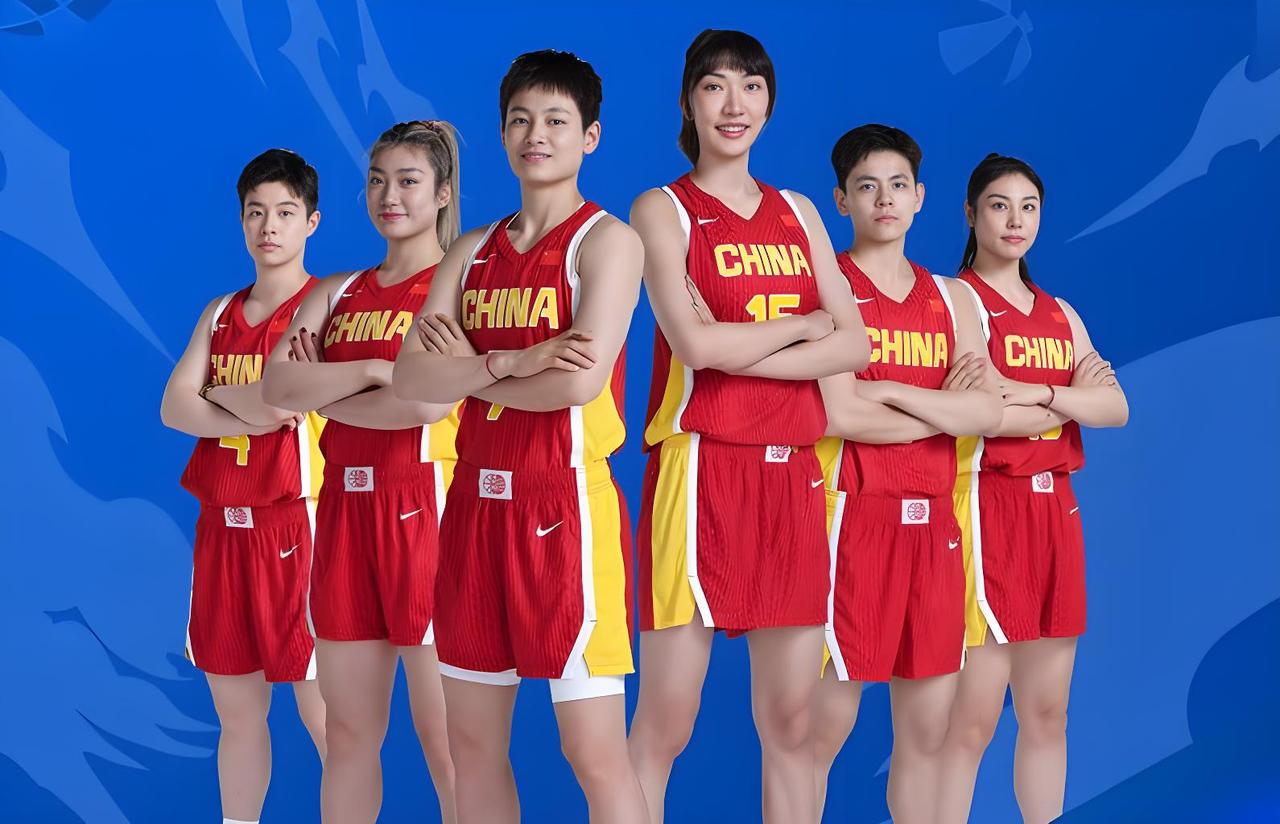 中国和美国体育界各有千秋。美国体育商业化程度极高，像NBA、NFL等赛事，商业运