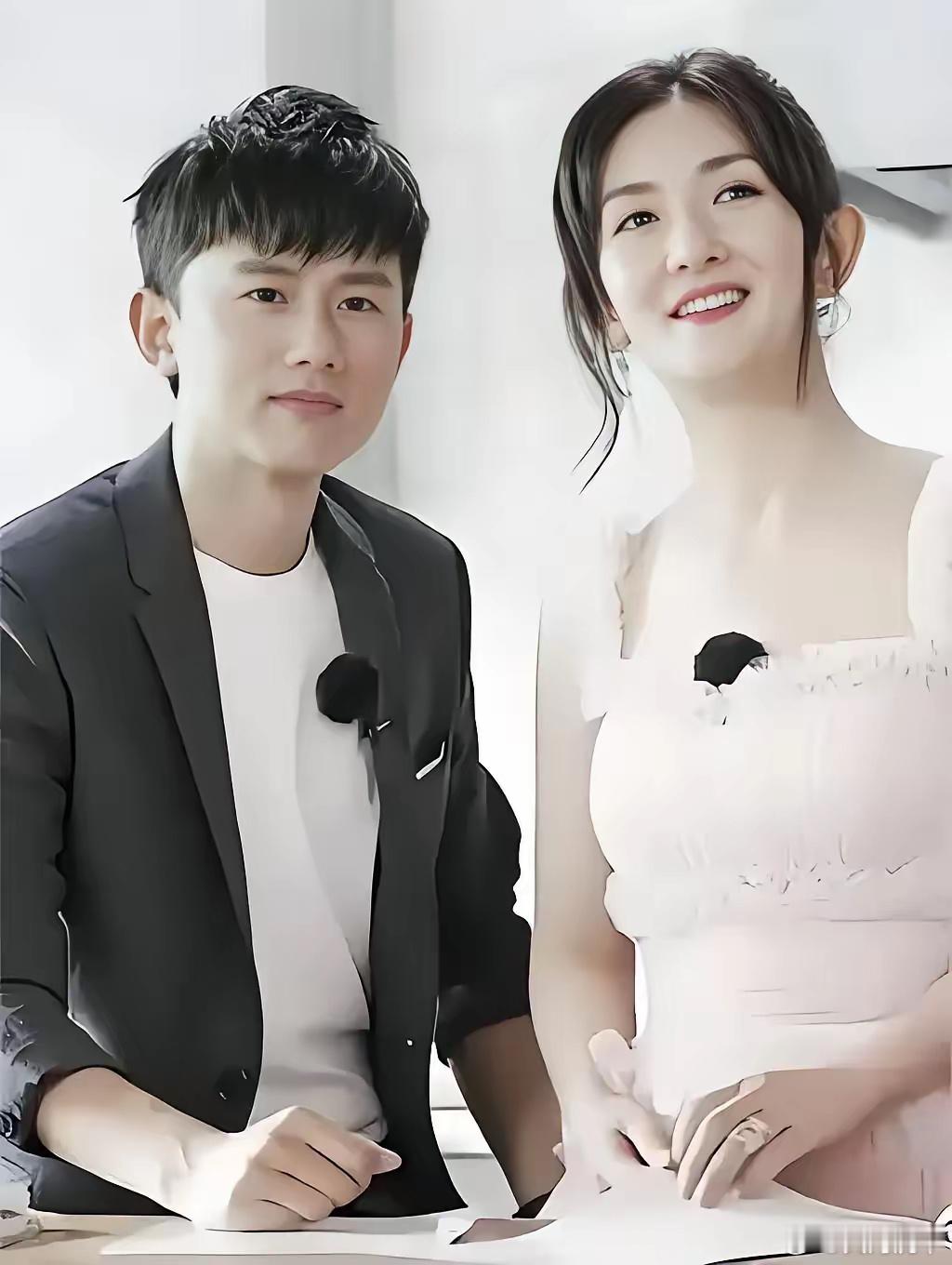 谢娜都结婚了 他怎么不早点说啊看见他两个就想起了快乐大本营，好几年不看了，剩下的