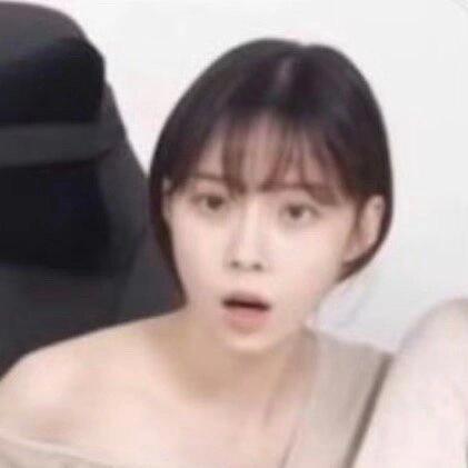 我就这样看着你们一个个都变成了红v 