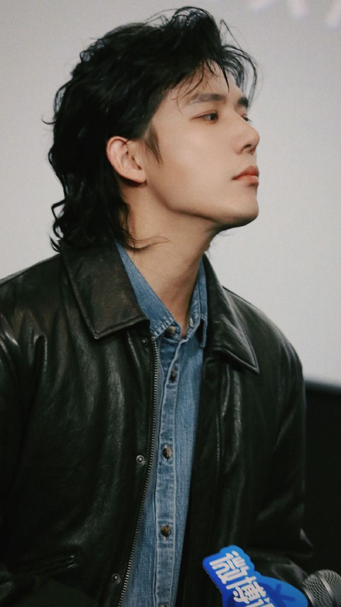 #王安宇脸还在犹豫脚已到C# 哈哈哈，我们老王哥实力上演什么是口嫌体正直，脸上写