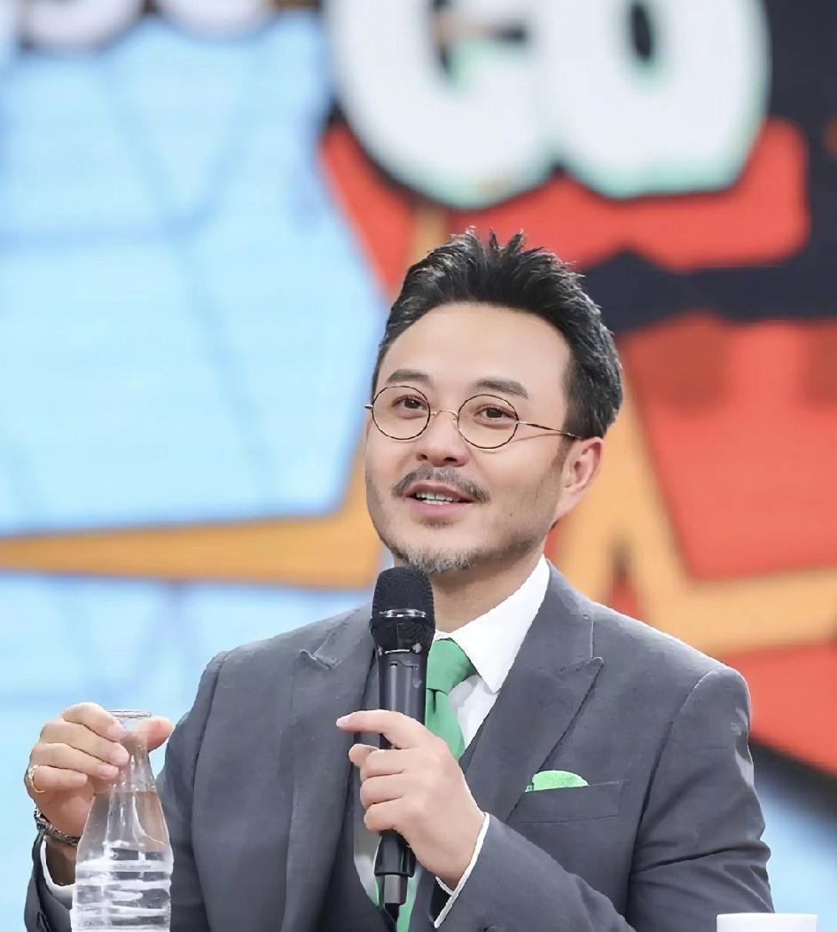 汪涵这事儿一出，
他基本上是翻不了身了，
他本人比谁都清楚，出品人本就是影片投资