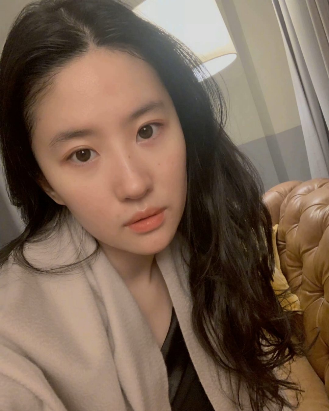 素颜还是那么迷人  刘亦菲怪不得人人都喜欢 ​​​