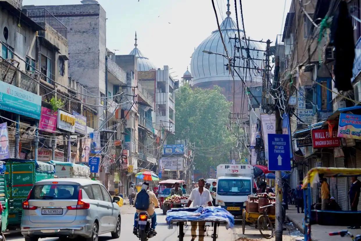 印度车企要停摆了！一场突如其来的气荒，直接把整个行业逼到了悬崖边上。
 
谁能料