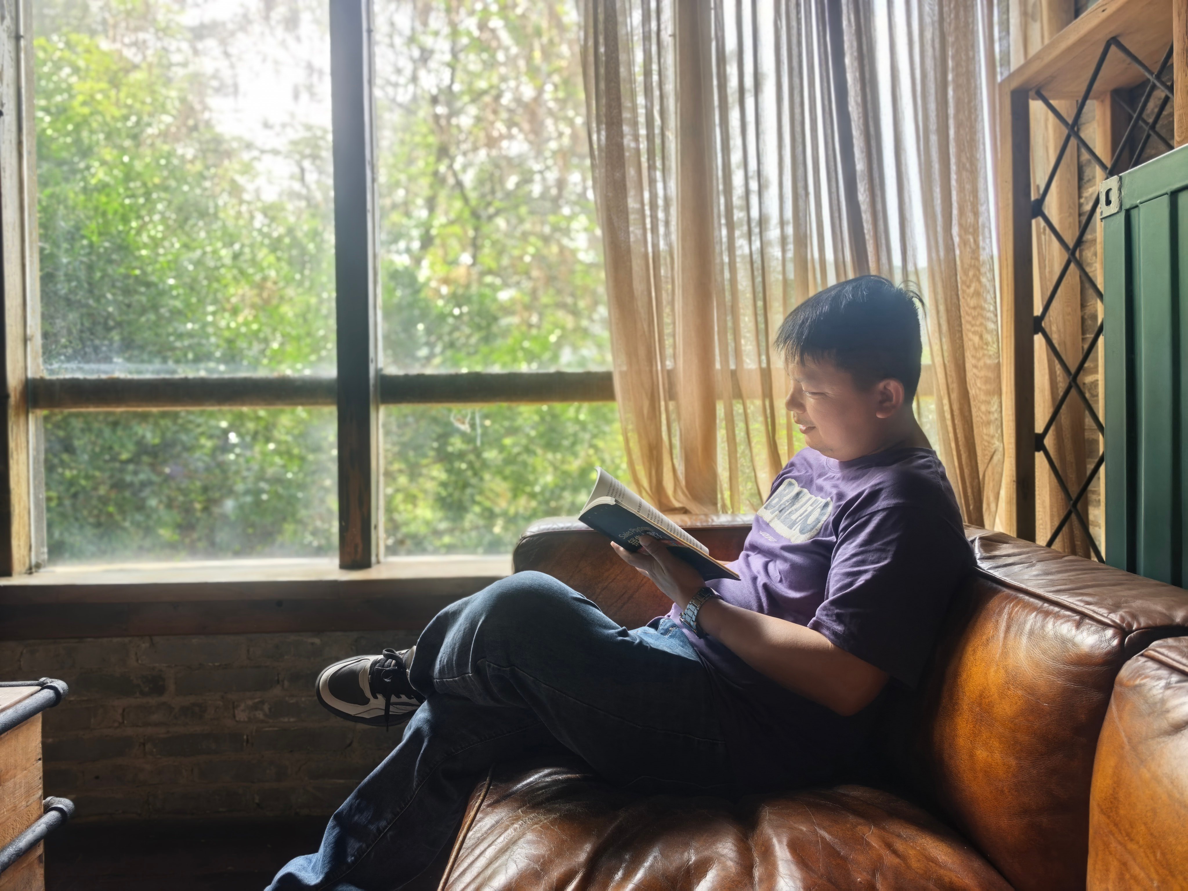 想要提升认知就是要大量阅读确实，感觉现在手机的资讯太丰富，各种碎片化的信息占据了