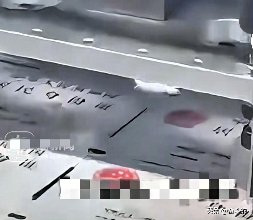 火了！委员提建议引围观 隐私保护 终于被重视了
 
最近看到全国政协委员建议“取