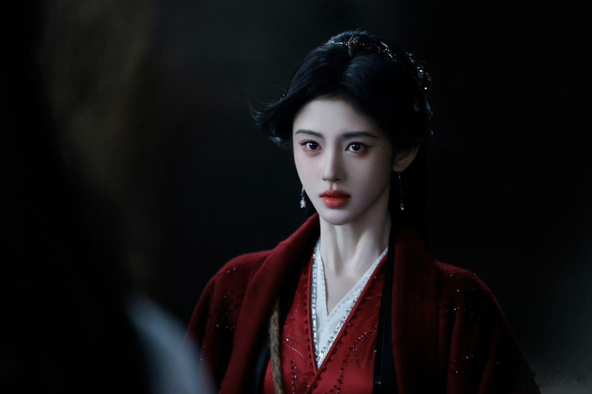 鞠婧祎演技 露芜衣这个角色让她彻底放开演技，清冷破碎感拉满，每一帧都值得细细品 