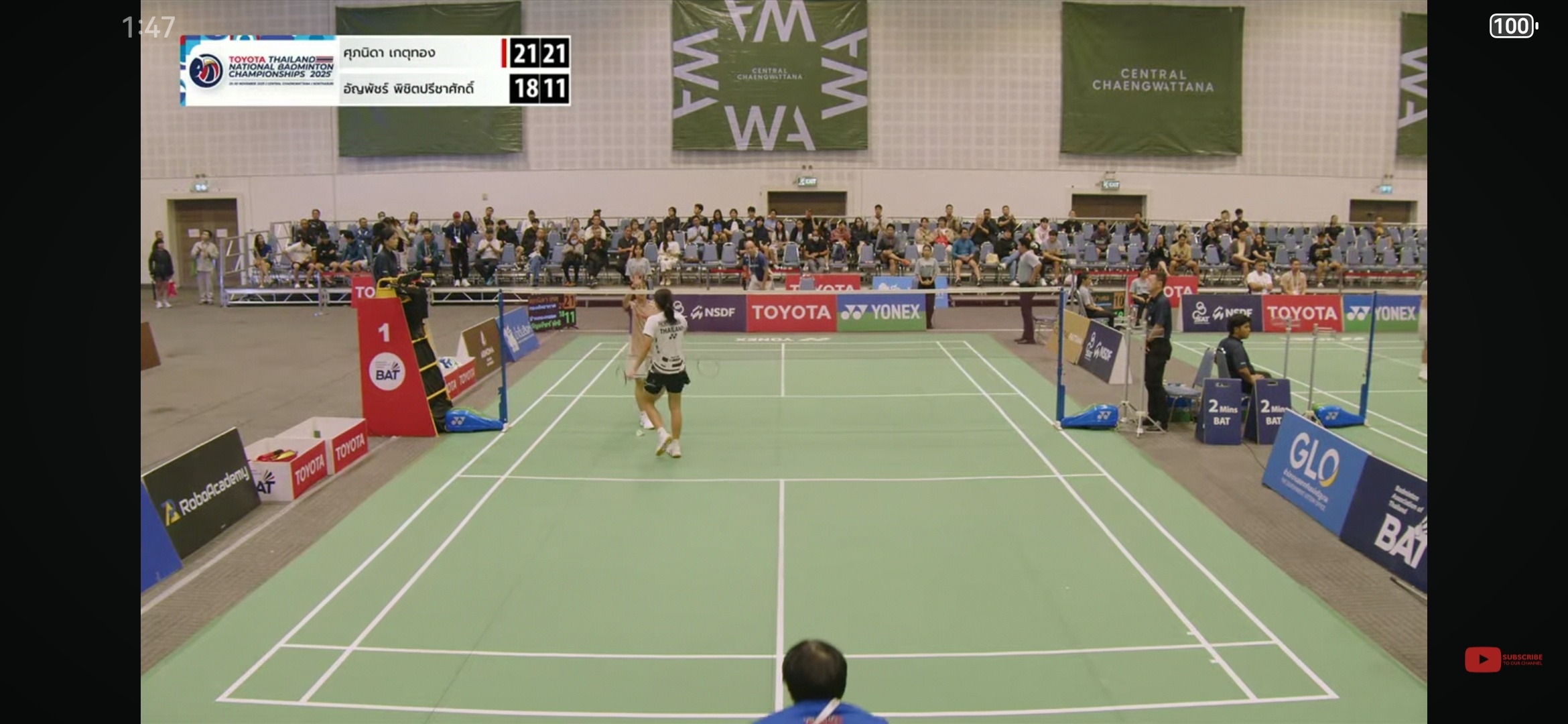 泰国全锦赛女单八进四安雅帕特18：21，11：21革通 