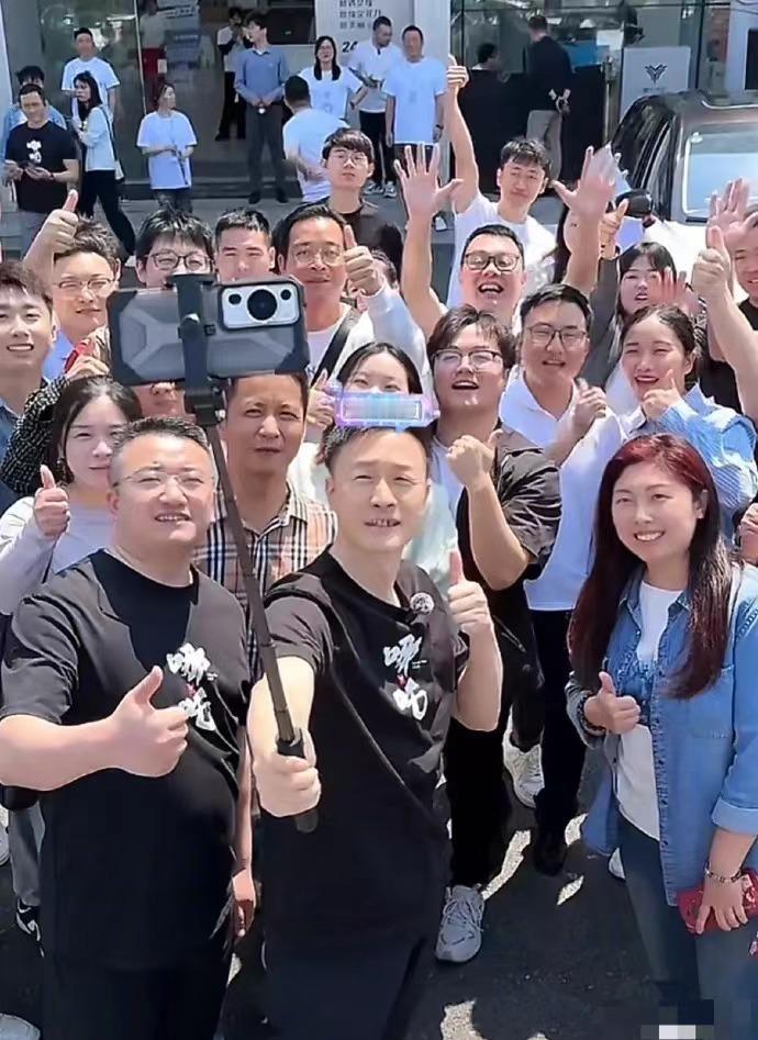 哪吒赢麻了！继周鸿祎请二手车商吃饭事件后，哪吒CEO表示交车的车主可以直接加自己