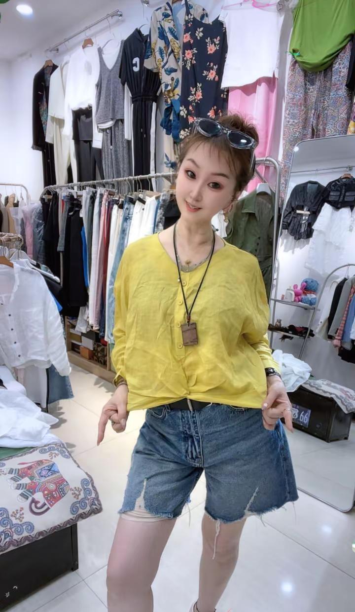 牛仔短裤搭配 好喜欢我的上衣