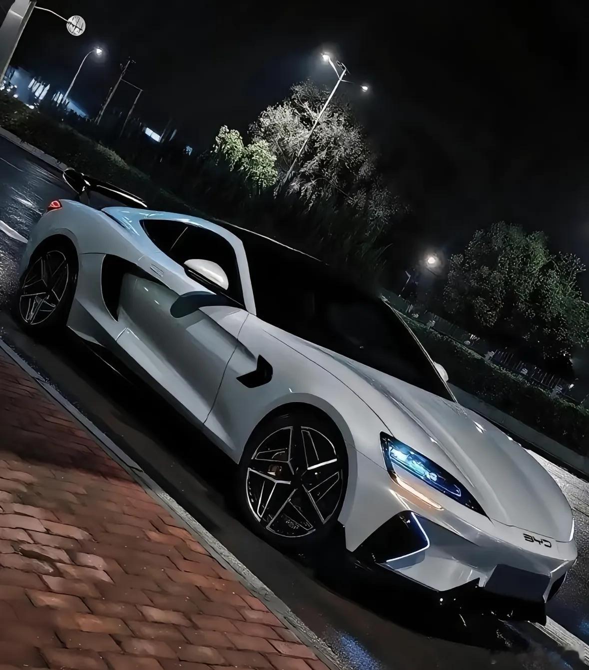 比亚迪的车，颜值还是在线的 ​​​