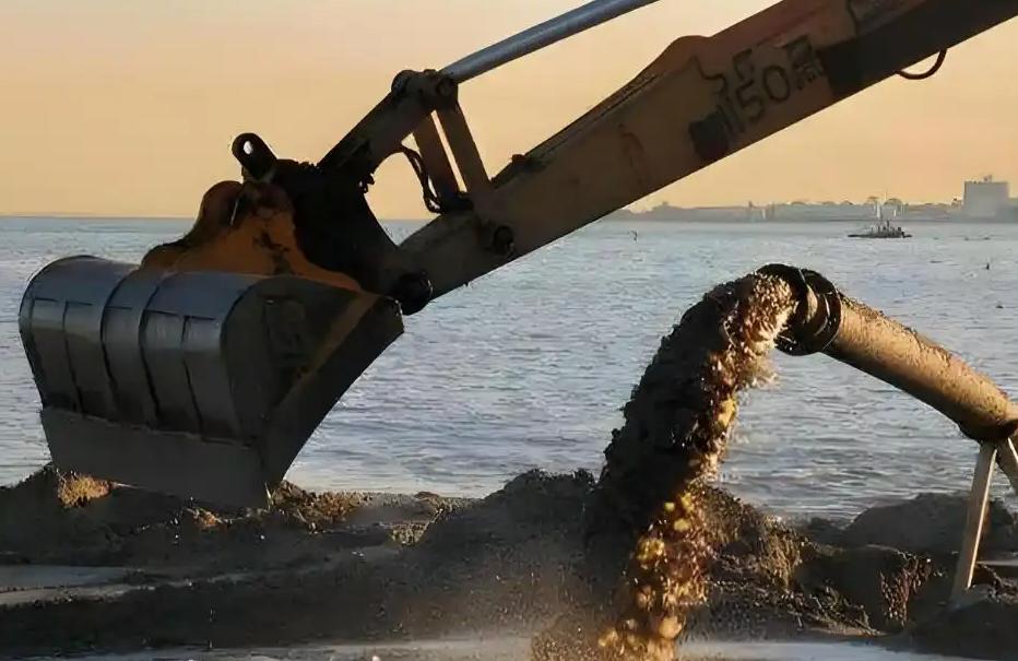 日本说是在海底挖掘到了一种含有稀土的泥浆，然后想用这个来摆脱对中国的依赖，说这些