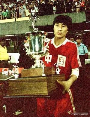 国足史上最强5位队长！
1.贾秀全
1983年11月入选国家队，1984年帮助球