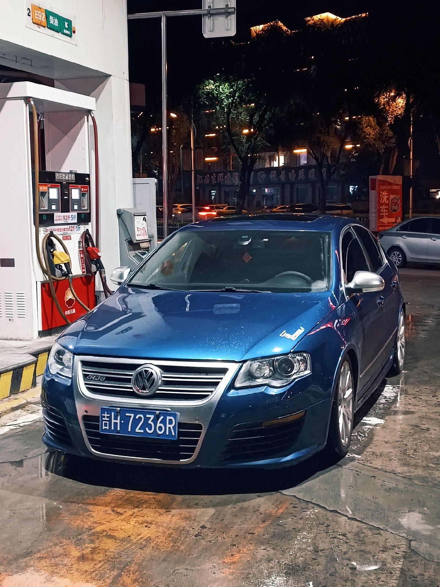 三箱大众帕萨特。3.6V6四驱 300匹马力 可以置换越野车 09款大众R36