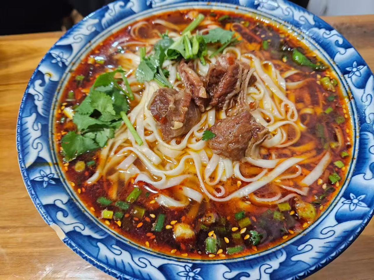 2025头条创作封神指南：四川人教你把流量耍得“巴适得板”
 
“今天你头条创作