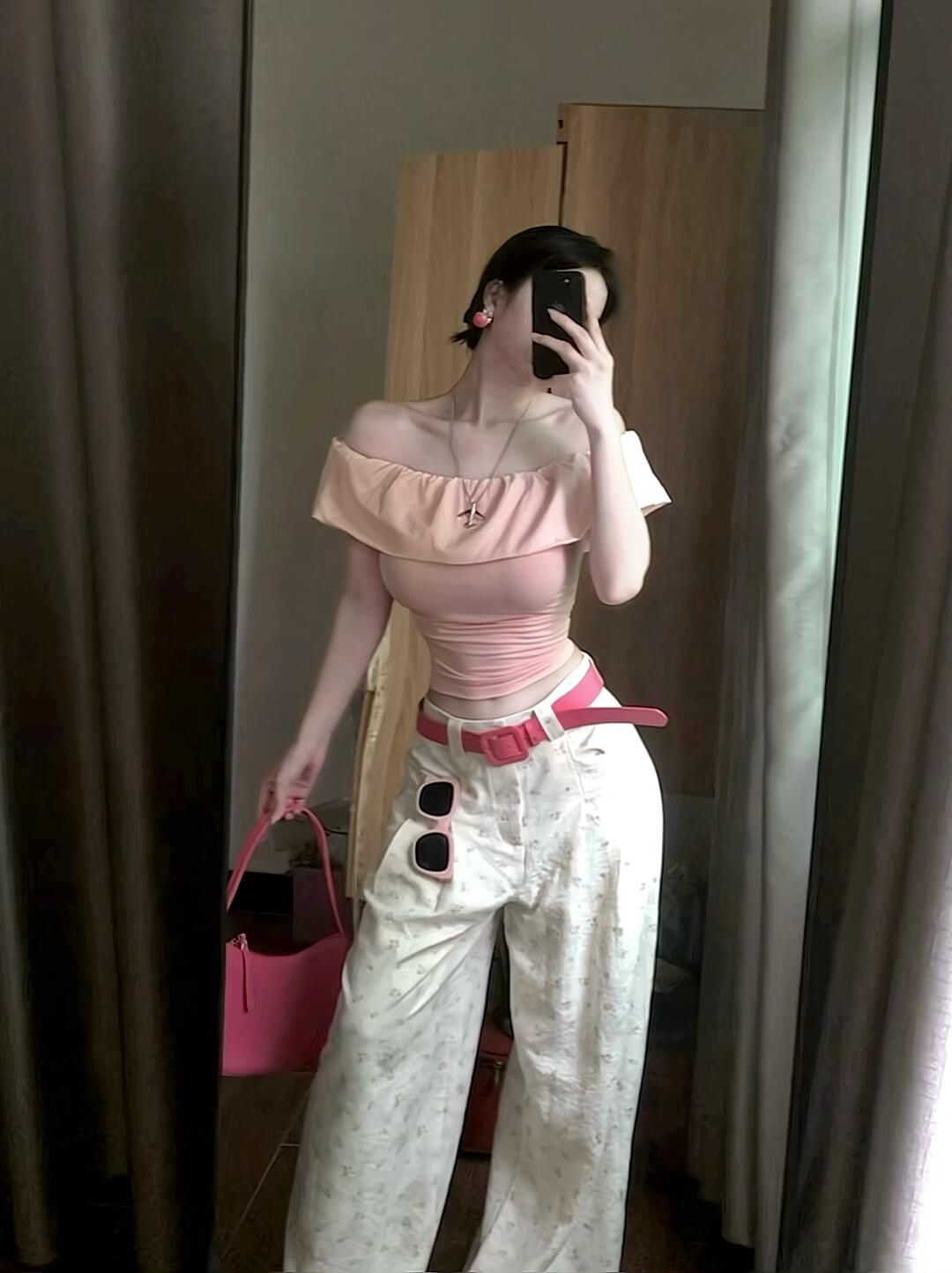 粉白色系穿搭尊的很夏日美女感唉～