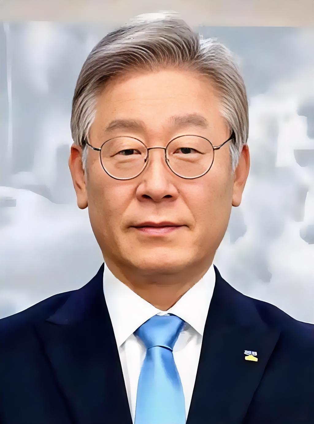 就在刚刚。
韩国总统李在明突然宣布了！

11月1日，韩国总统李在明在APEC会