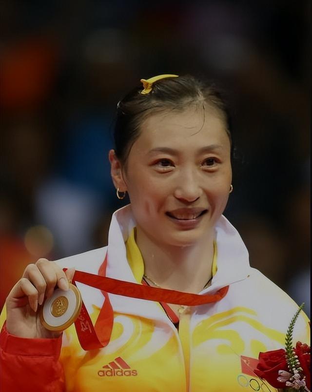 她代表中国得了世界冠军，却因身高被国家队“劝退”。所有人都以为她的职业生涯就此终