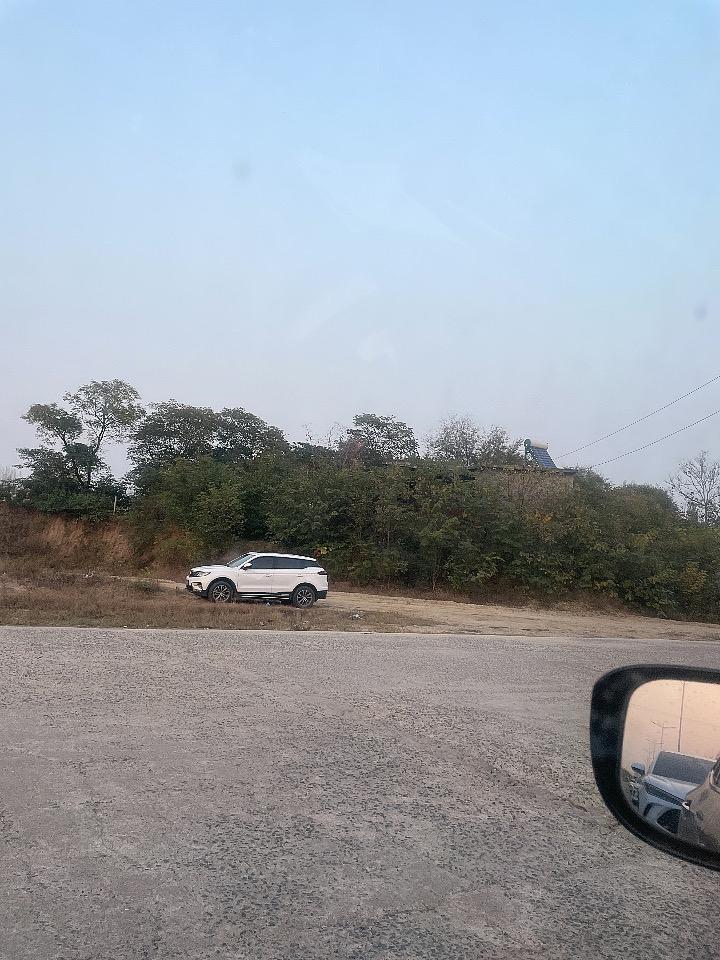 又是接孩子放学的一天！
今天虽是周四，我家老大今天中考完要放假，要接他回家！
每