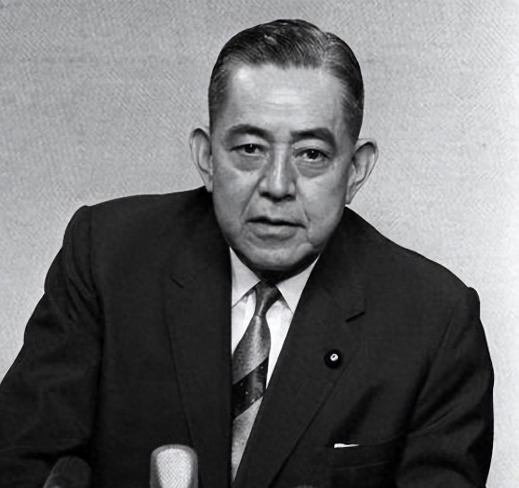 尼克松历史性访华让日本首相当场气愤欲晕，但他为何又在同一天里感到难掩兴奋？
19