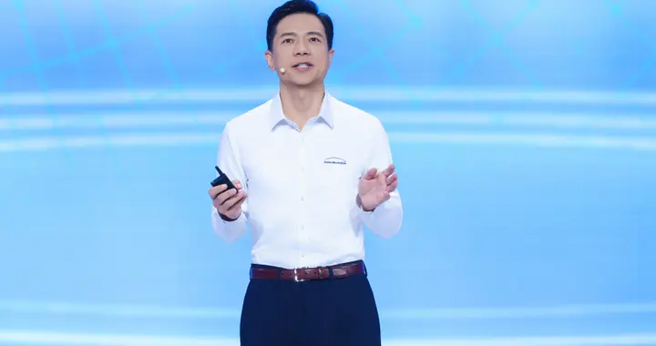 核心观点 | 李彦宏：让AI成为企业发展和个人成长的原生推动力