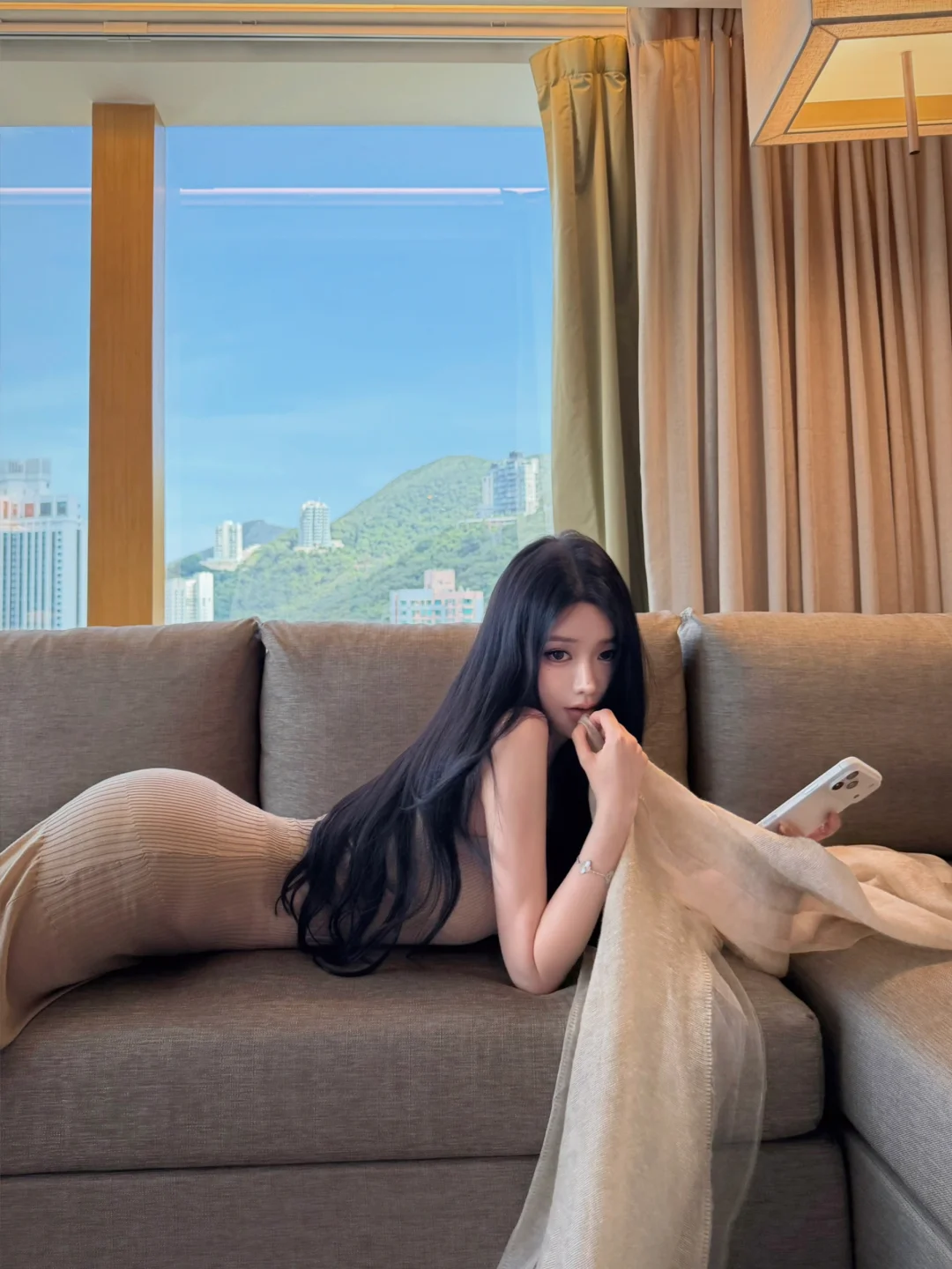 偏爱修身裙的美