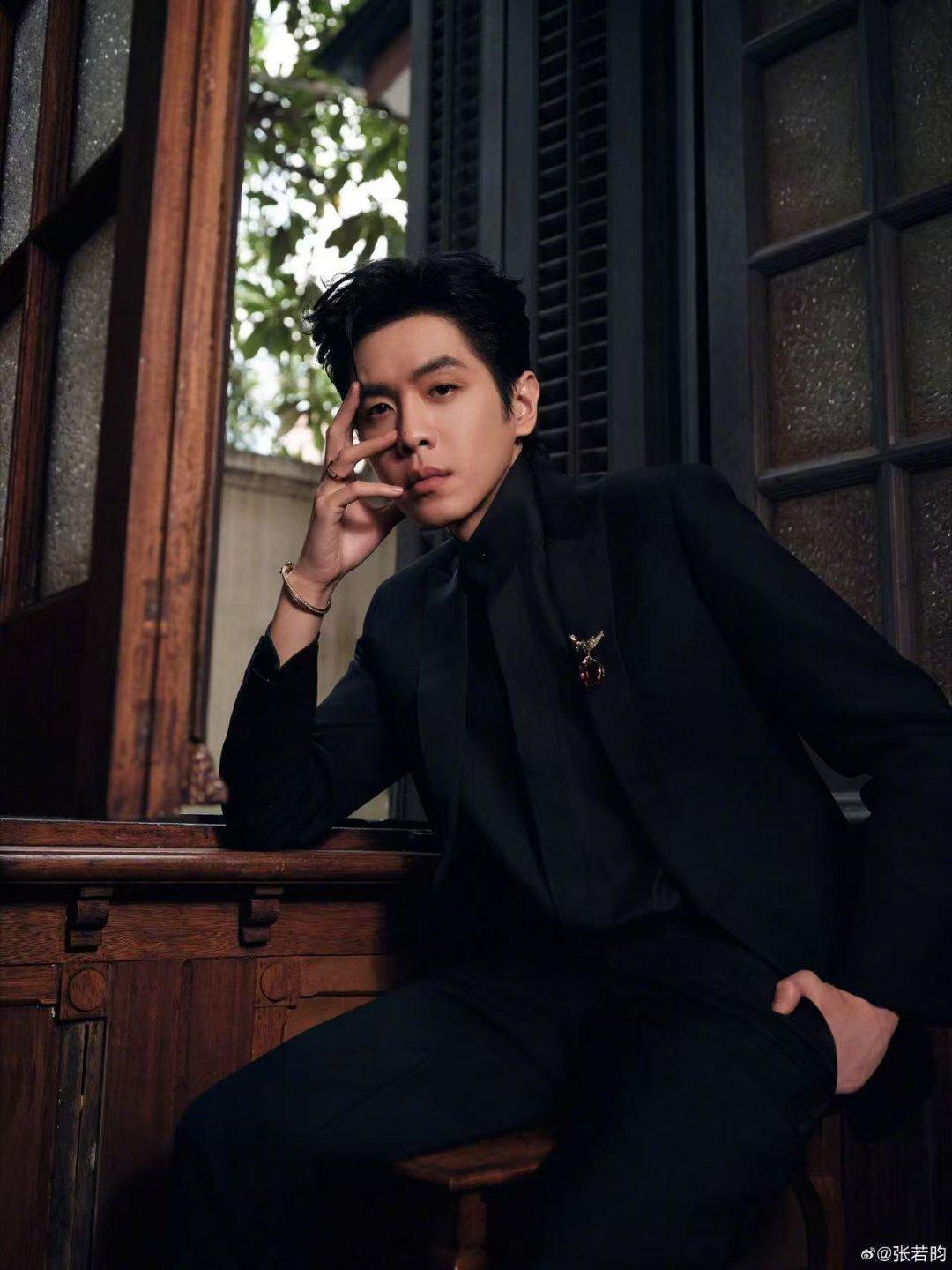 大侦探宝贝计划张若昀高清剧照大侦探张探员张若昀正式营业！眉宇间藏着大智慧，于细微