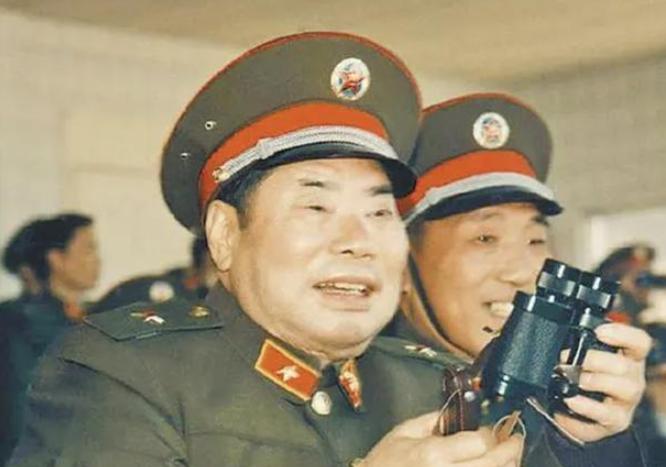 1987年，杨得志不再担任总参谋长了。他在任上的时候，推动了不少军队改革的事儿，