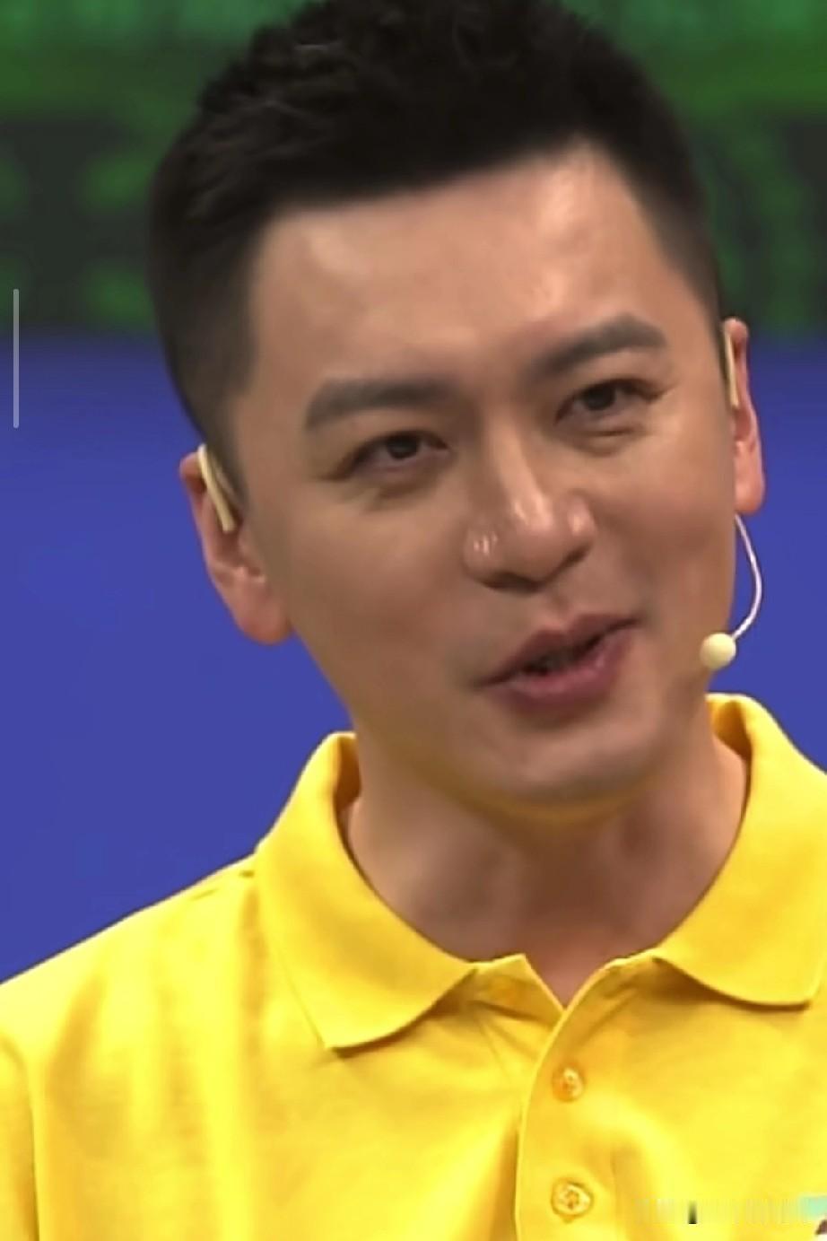 杨鸣被白岩松问到是否有意来北京！

杨鸣被白岩松问的紧张到喝水解围，白岩松问杨鸣