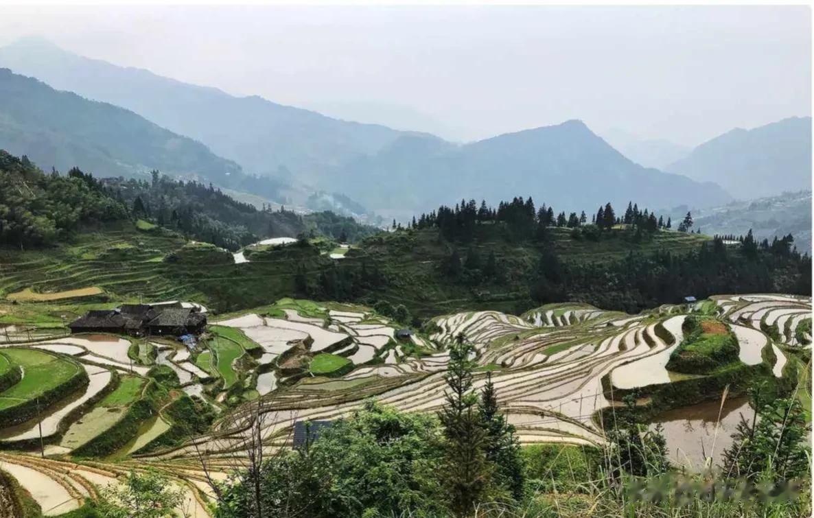 #大地之旅贵州黔东南#
黔东南的旅行，不仅仅是为了欣赏美景，更是为了探索自己与大