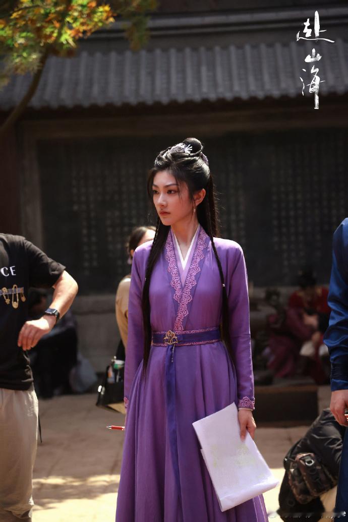 赴山海演员参加音综被尚雯婕批评 《易燃易爆炸》这首歌本身就有挑战性，演员将这首歌
