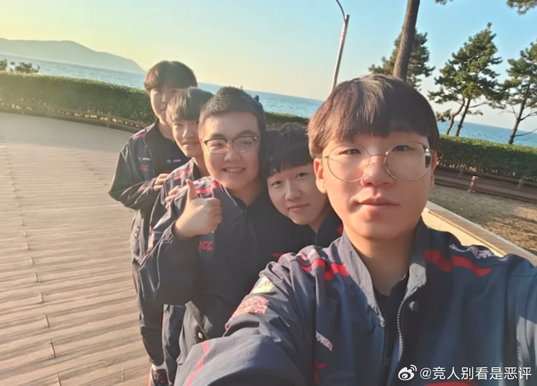 13461 23京的几个给尺录了十周年视频，此时此刻再吊一下23京