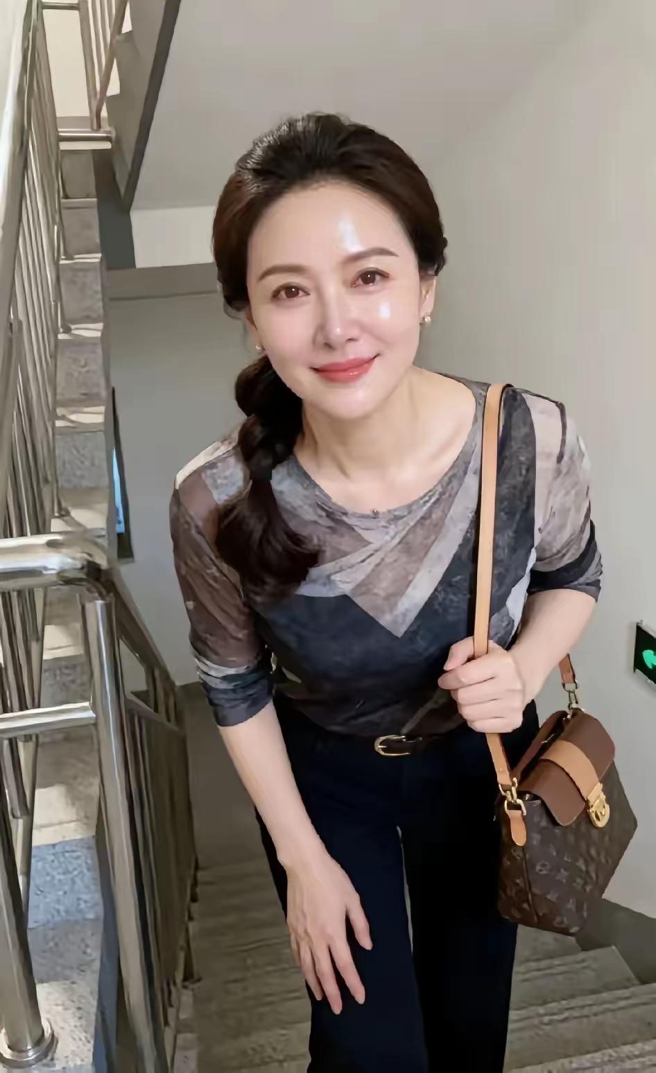 50岁再婚只要有人接手就知足吧！别搞那些要彩礼不实际的形式来得体面些！
不仅要遇