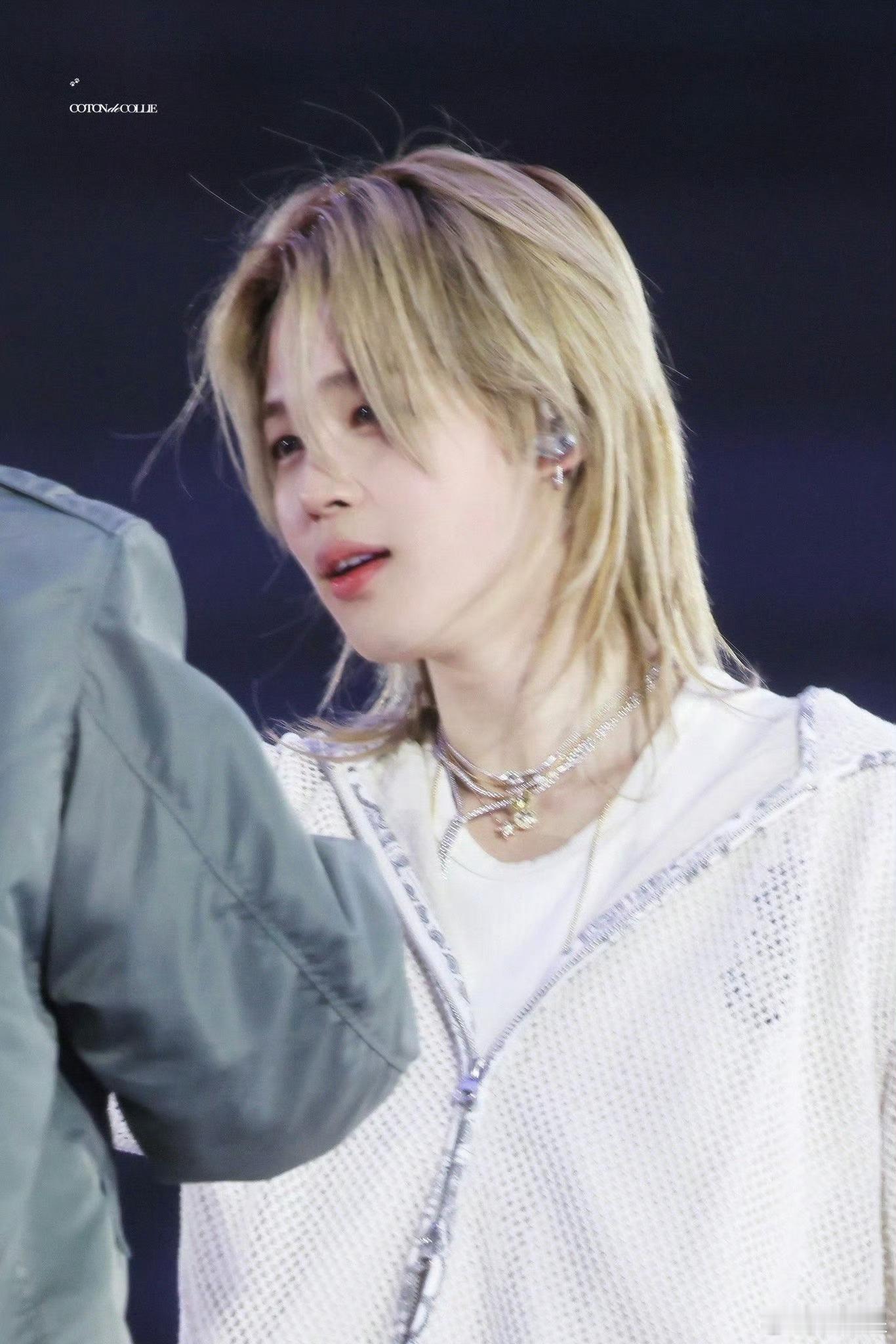 朴智旻终于明白了什么叫眼含秋水，顾盼生辉 