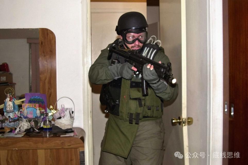 狄薇薇：ICE究竟是一帮什么人？
笔者在之前的文章里说过，1917年前，除《排华