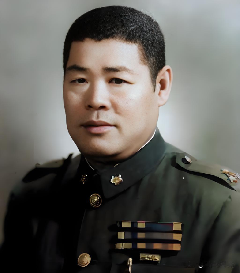 说起照片中这个孙连仲，那可是西北军里响当当的“混世魔王”！河北雄县泥腿子出身，早