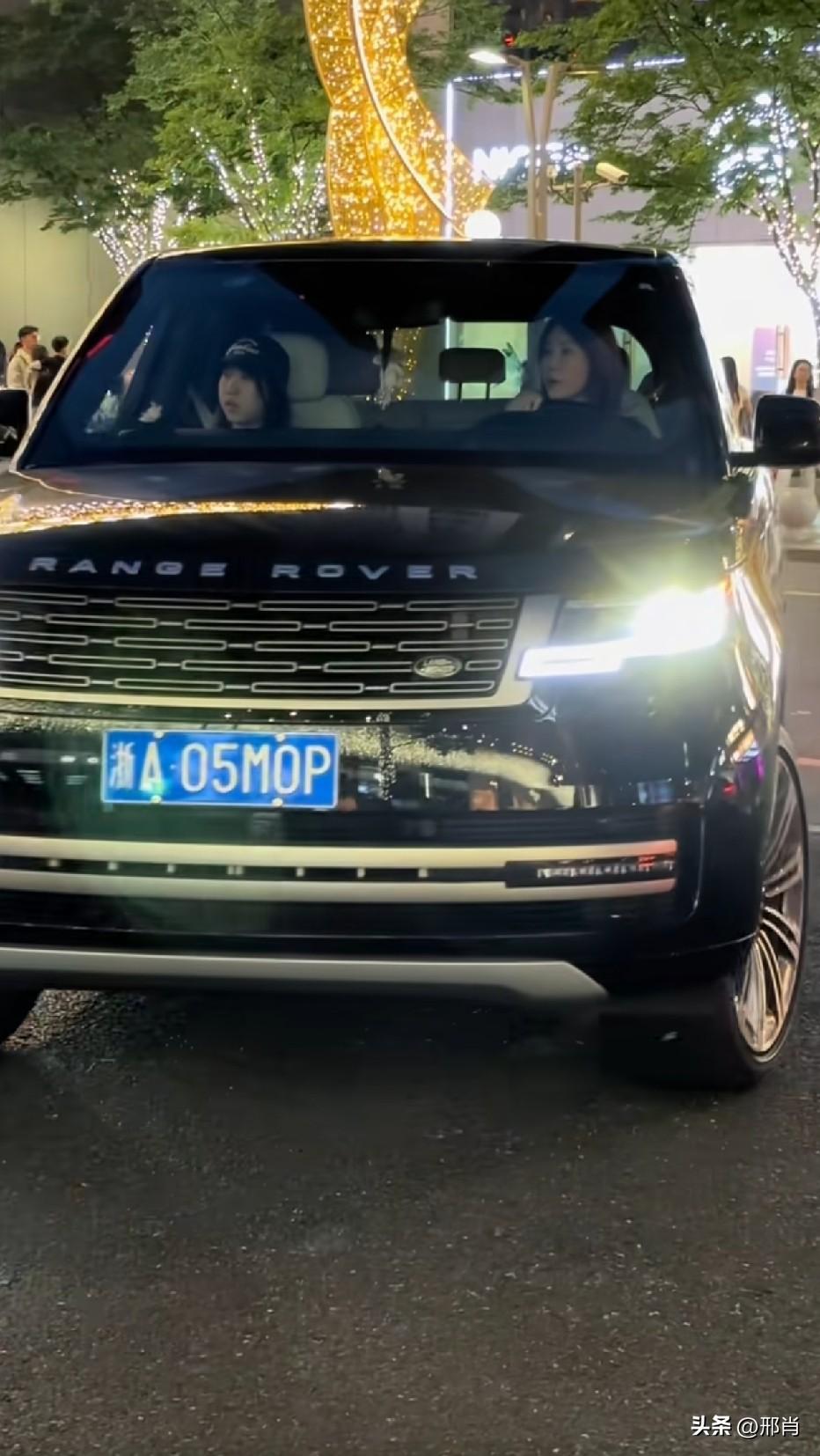 落地300个W
