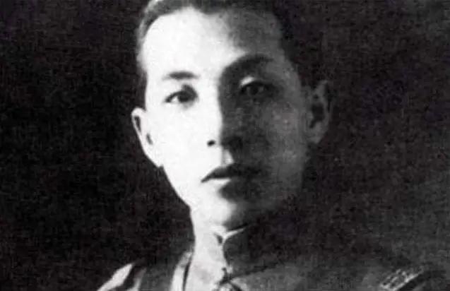 蒋介石葬礼上，张学良送了一副16字的挽联，蒋经国看后脸色发白。1975年，蒋介石