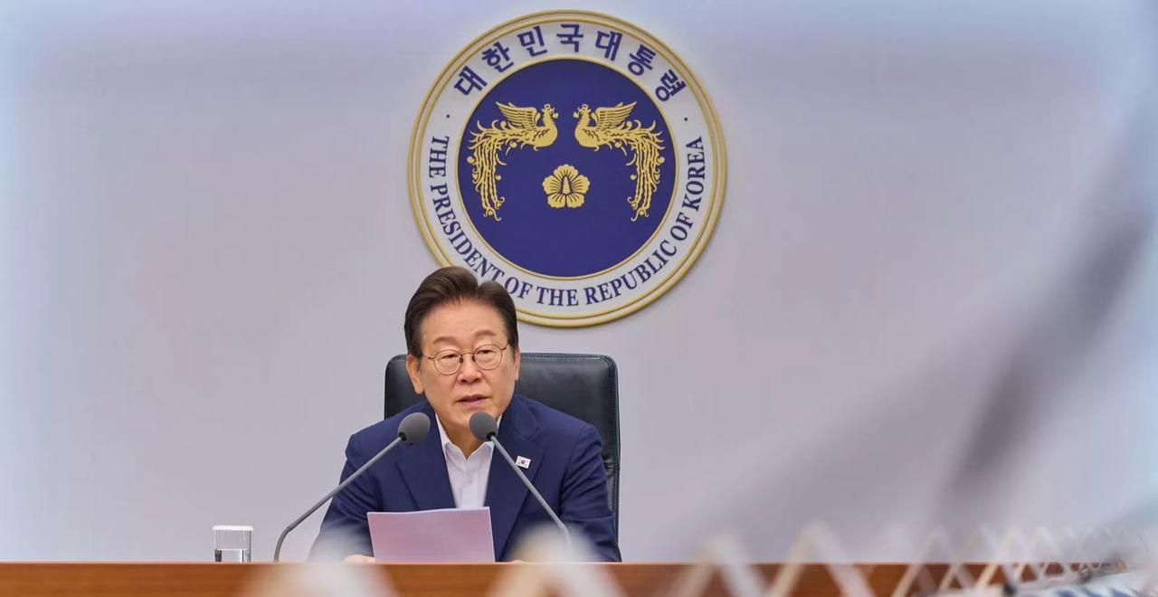 韩国总统李在明终于醒悟了，美国根本靠不住，只能靠自己。韩国总统李在明表示，韩国必