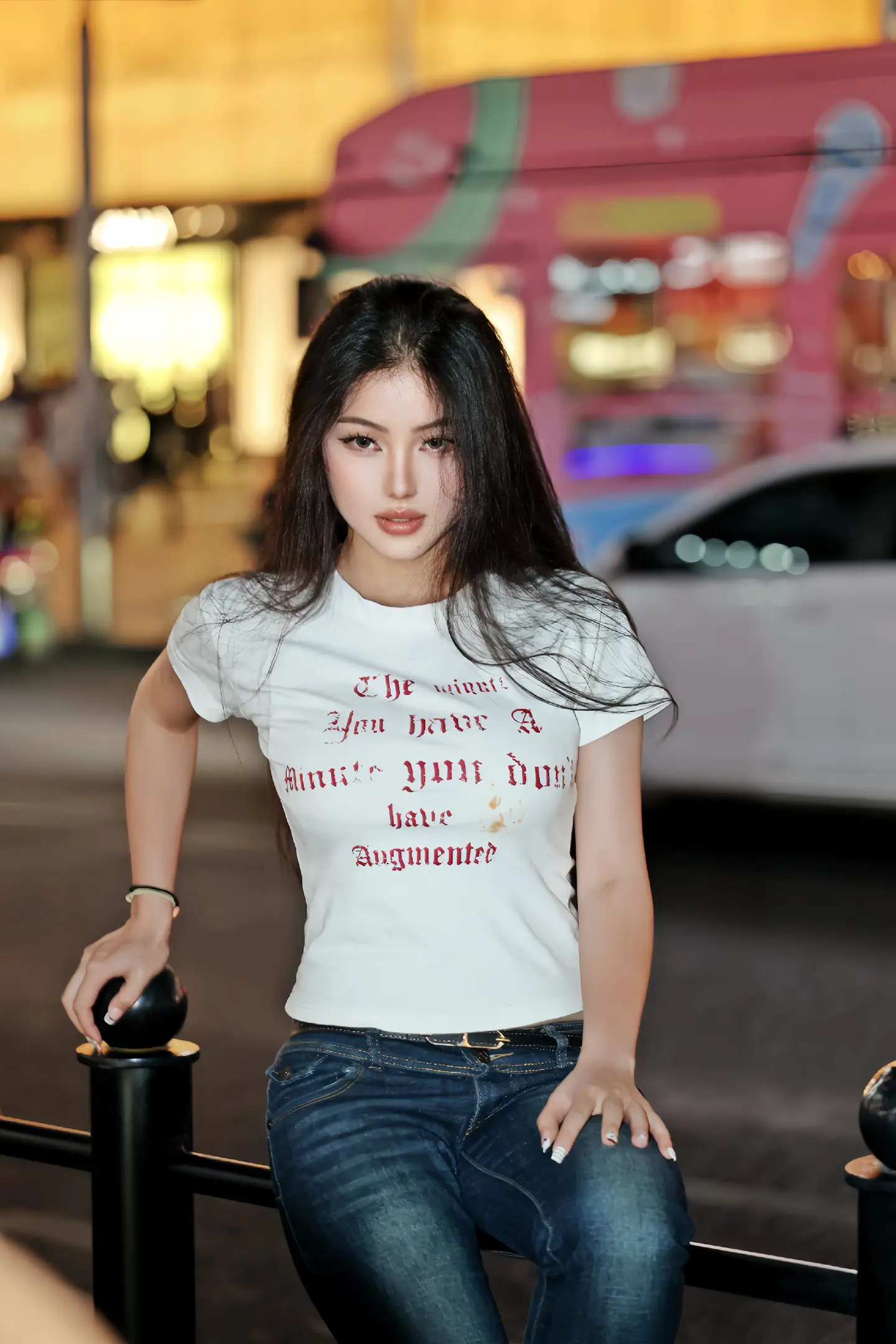 白天打工人，晚上都市潮人✨。脱下工装，换上辣装 夜晚的街头，才是属于我的主场