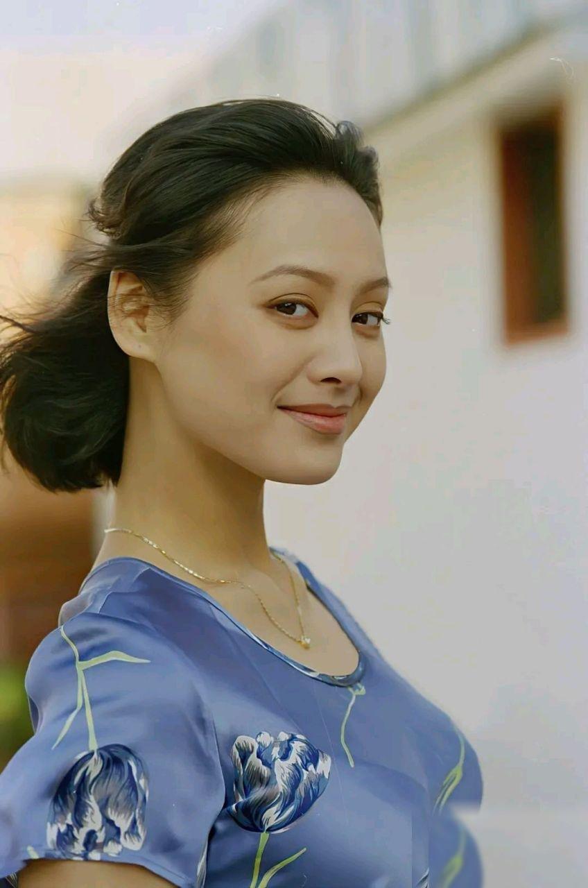 宁静说，“我和孩子爸爸离婚，不是因为感情破裂，而是因为我们常年没法聚在一起。在内
