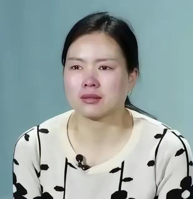 23年后，这个女儿带着一群人，不顾全村人指责，亲手挖开了父母的坟墓。

所有人都