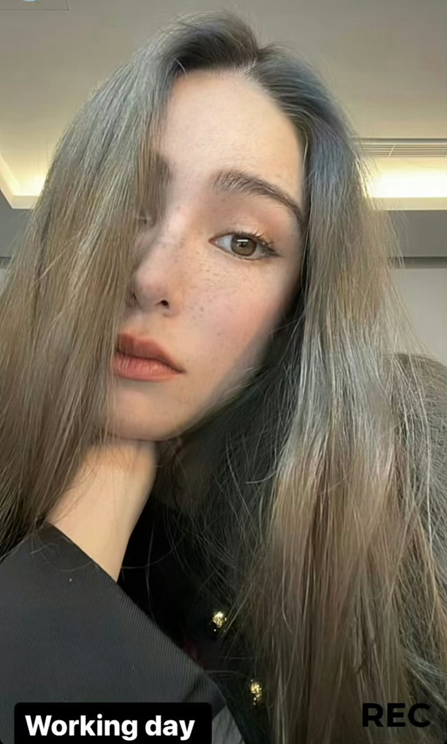 昆凌自拍好美啊！ ​​​