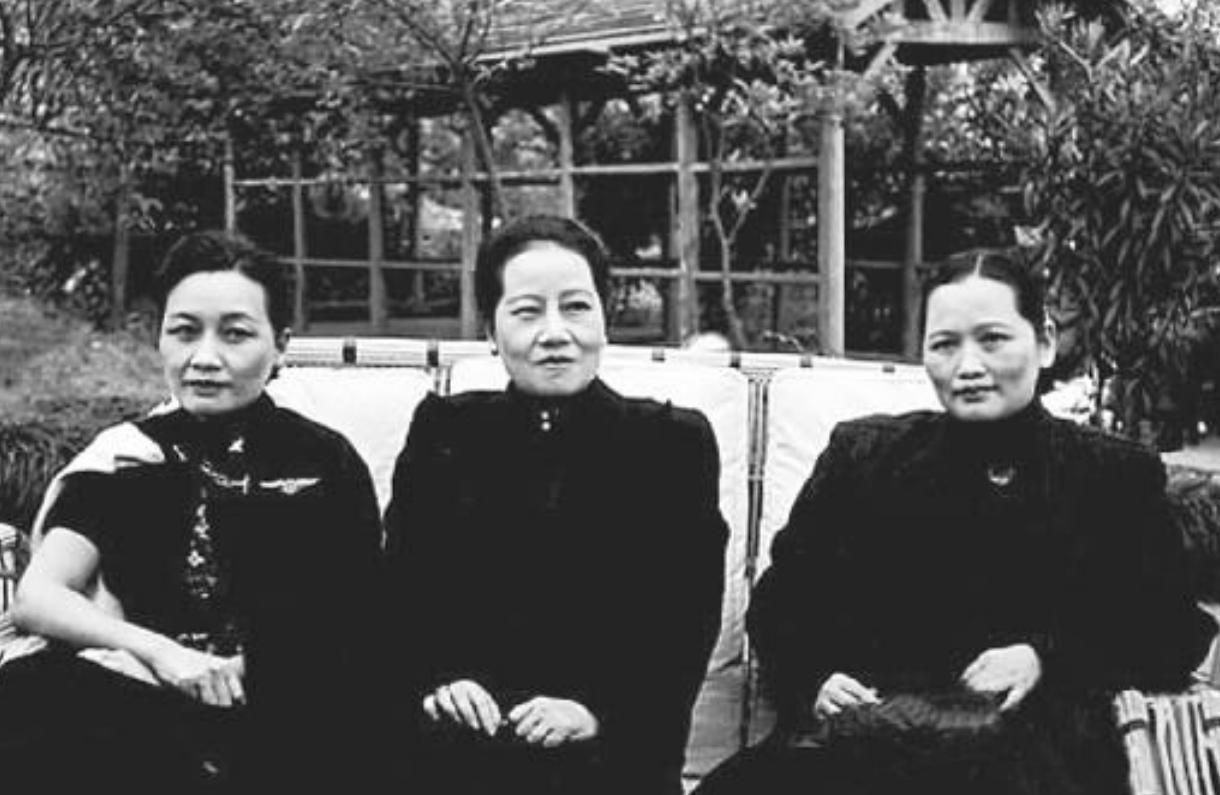 在中国近代史上，宋氏三姐妹绝对是一个绕不过去的存在。

命运就是这么有意思，把最