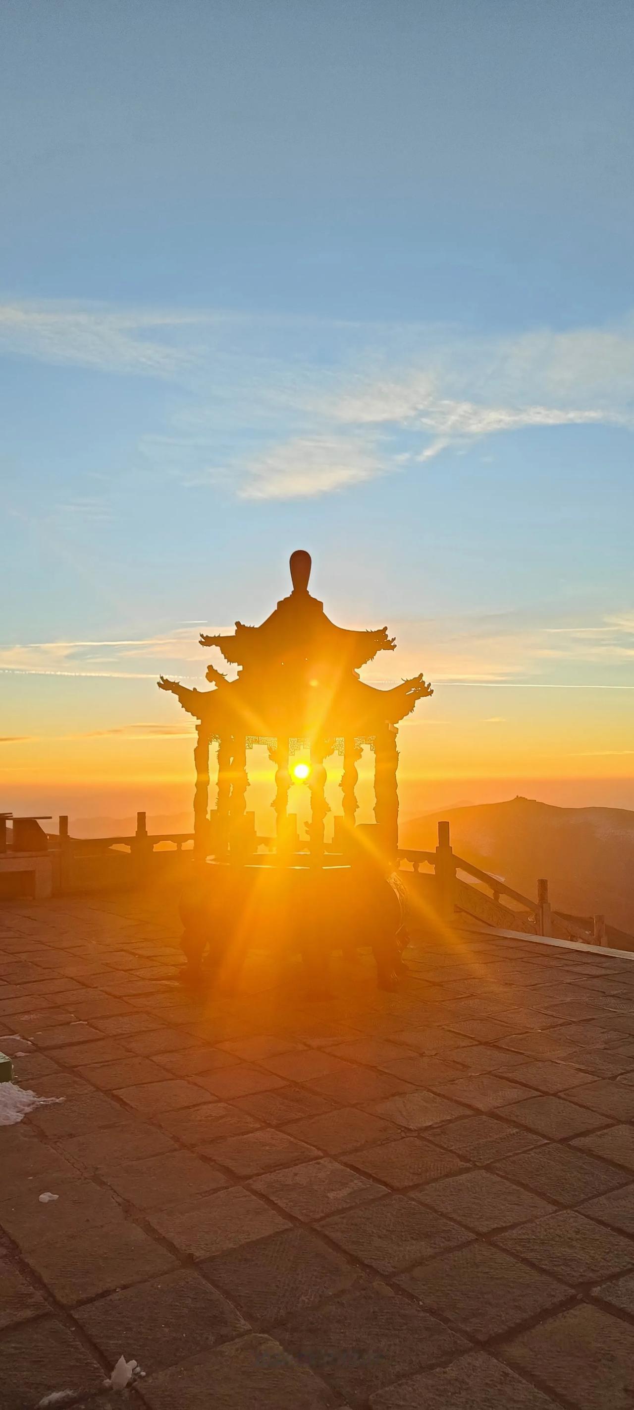【五台山】《北台顶》
  日出东方[太阳][太阳][太阳]