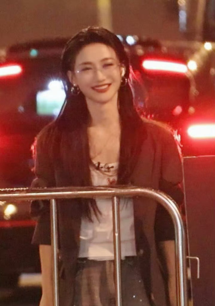 好吧。如果能是这样的大背头我躺好了（× 我接了