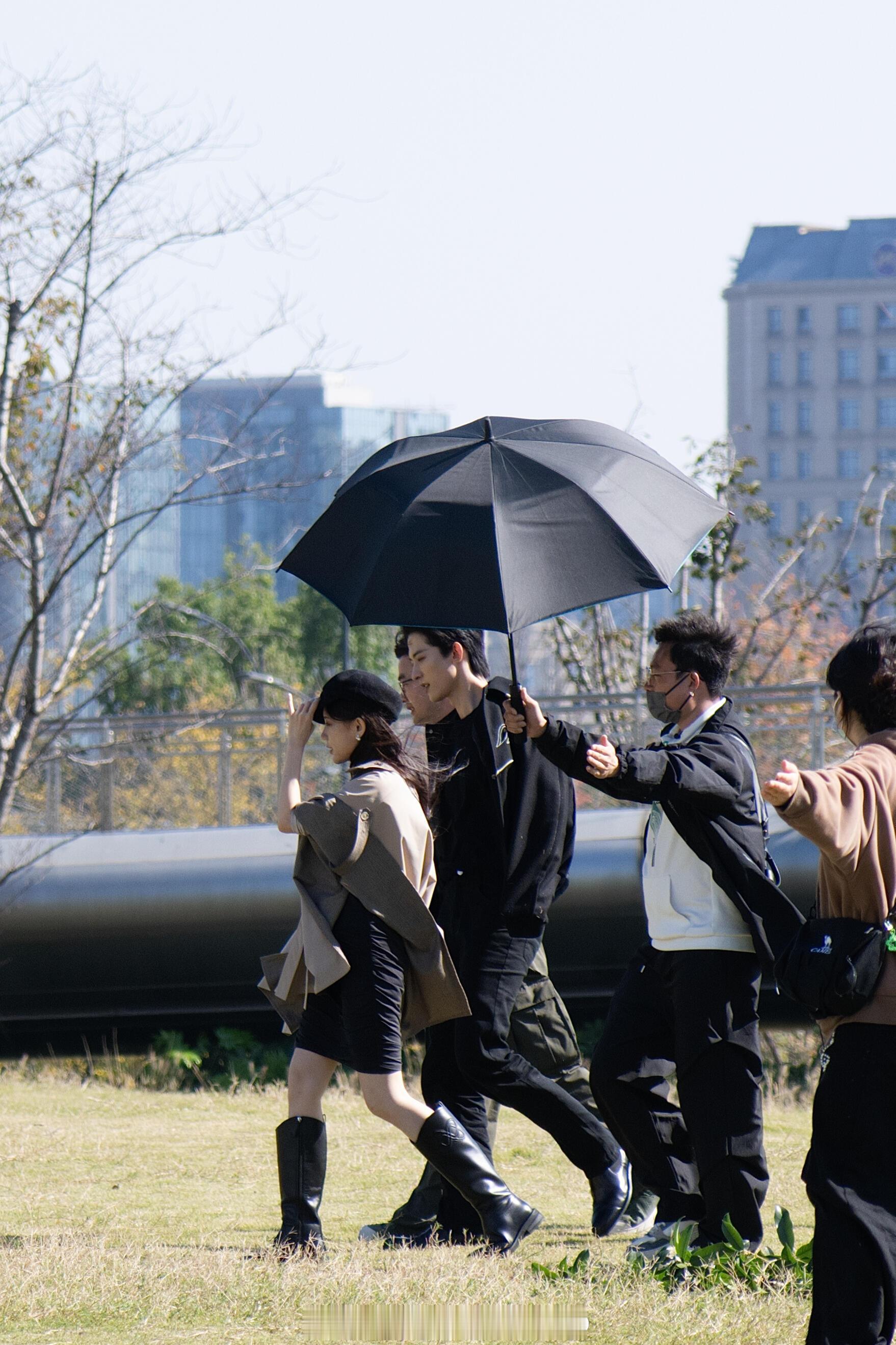 李一桐常华森《美人余》同框路透！！